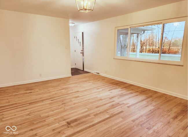 Photo - 9502 E 600 S