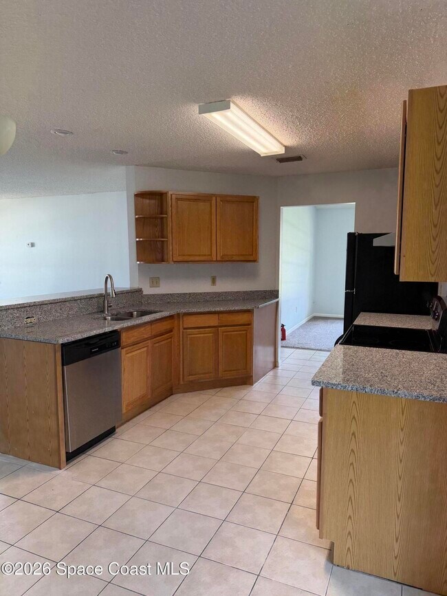 Photo - 53 Emerson Dr NW