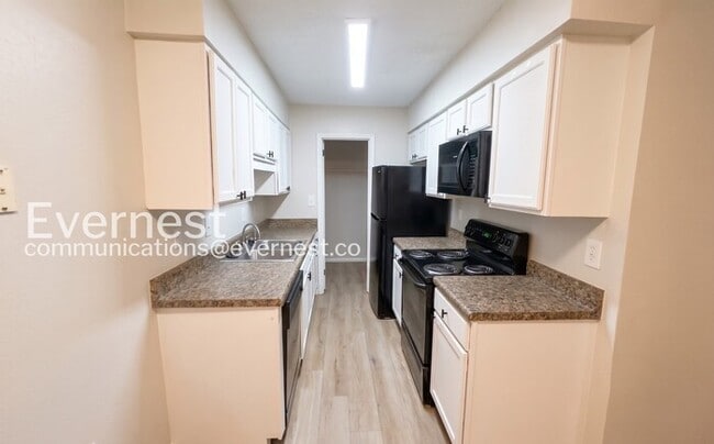 2 Bed, 2 Bath Condo with Modern Amenities / Pet-Friendly / Available Now!
