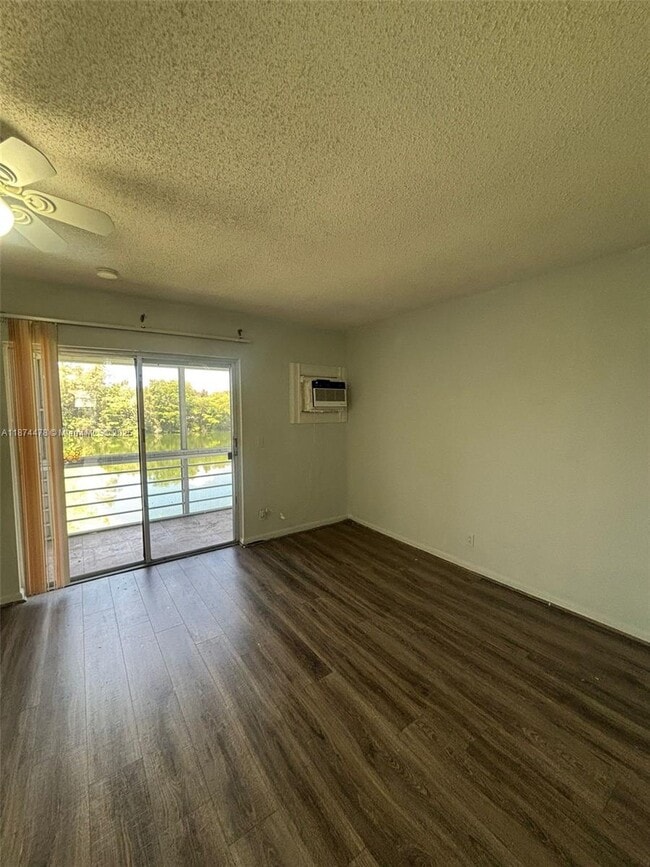 Photo - 154 Northampton H Unidad 154