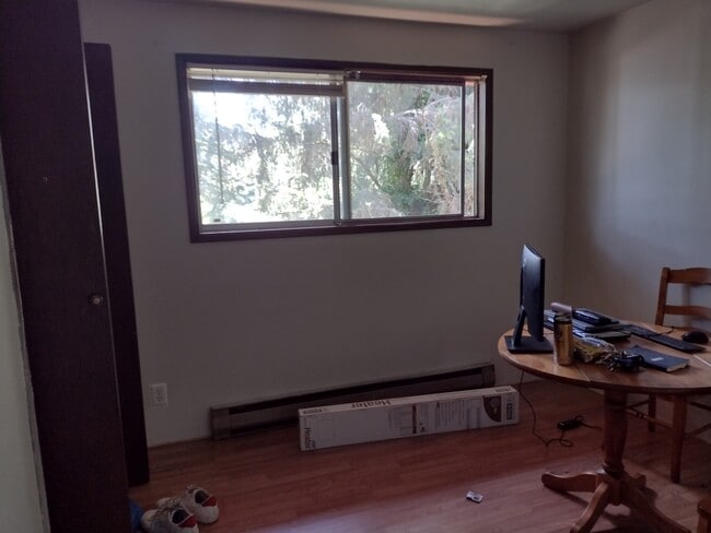 rear bedroom view - 1043 Vine Ave Unit 1043