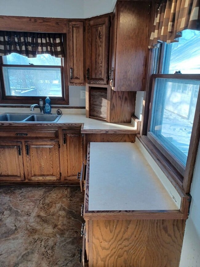 Photo - 20515 Chippendale Ave