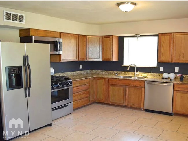 Photo - 2243 Larry Dr