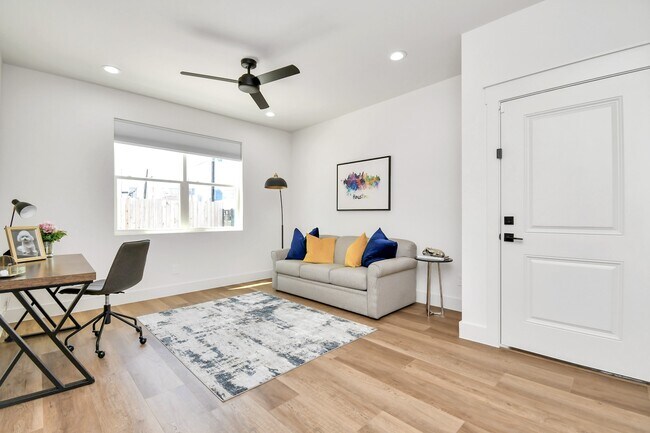 Photo - 2512 Gray St