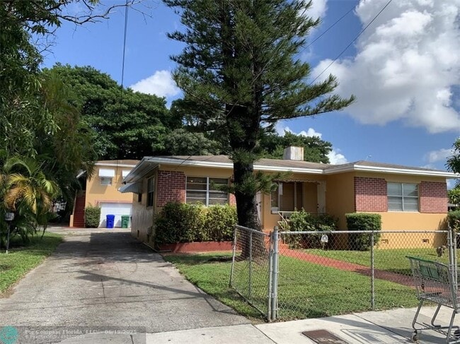 Building Photo - 1219 NW 33rd St Unit B-B Rental