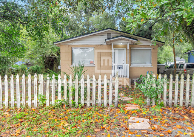 Building Photo - 5813 Doeboy St Rental