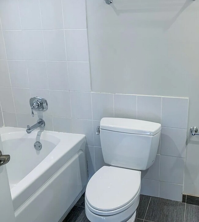 Photo - 2741 N Southport Ave Unit 1S