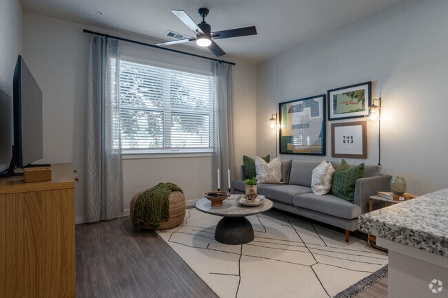 1HAB, 1BA - 674 ft² - Sala de estar - Broadstone North ATX