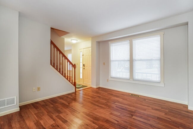 Photo - 101 Miners Ct