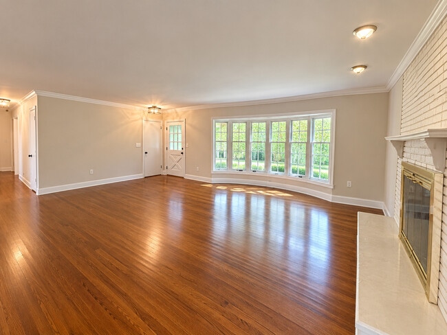 Photo - 1415 Burr Oak Dr