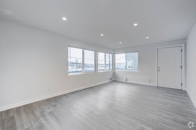 2BR, 1BA - 750SF - Living Room