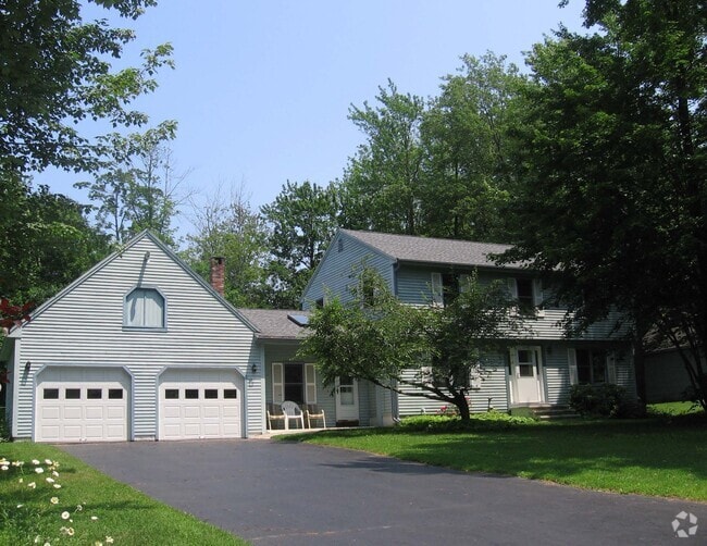 Building Photo - 5 Iris Dr Rental