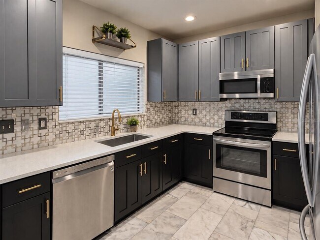 Photo - 30039 Mossbank Dr