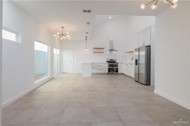 2629 Warbler Ave