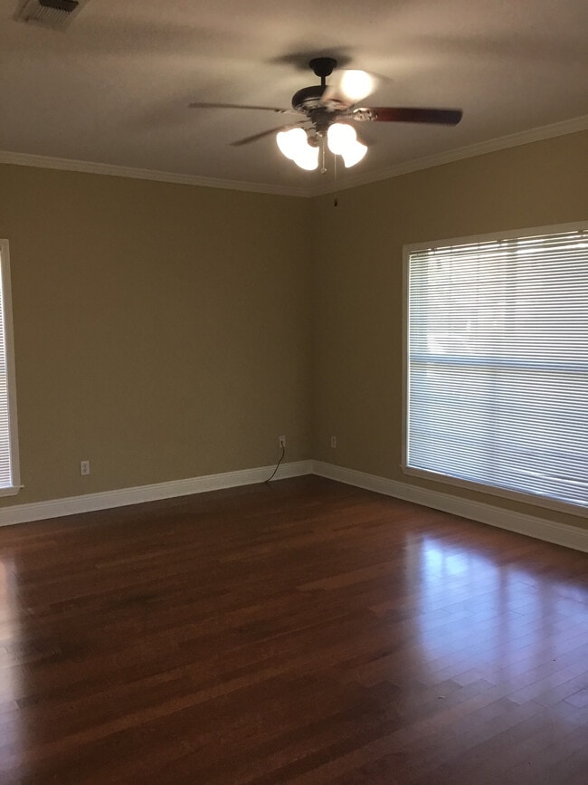 Photo - 15 Oxford Dr