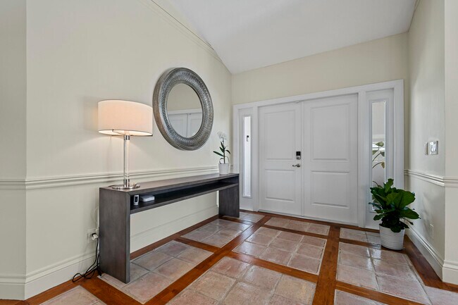 Photo - 10252 Shireoaks Ln