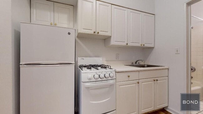 Building Photo - 502 E 88th St Unit 1C Rental
