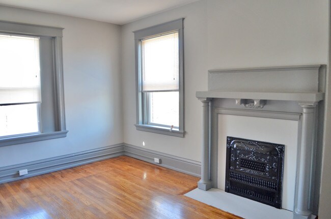 1 bedroom Hardwood