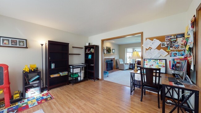 Photo - 210 W Deer Creek Rd