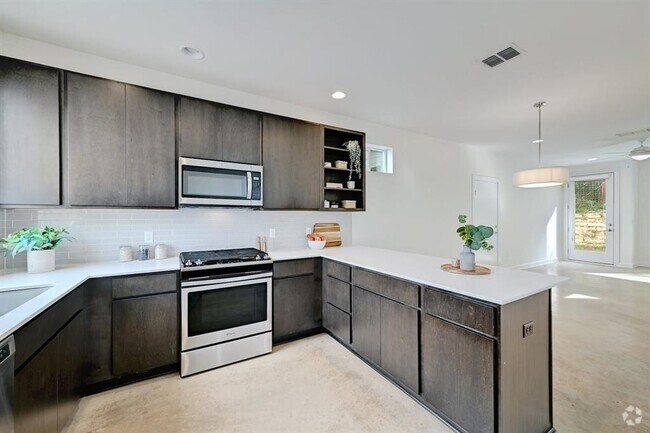 Building Photo - 705 N Bluff Dr Unit 11 Rental