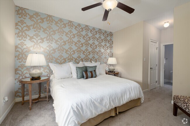 2BR, 2BA - 1,200SF - Bedroom - Ballantyne Commons of Augusta
