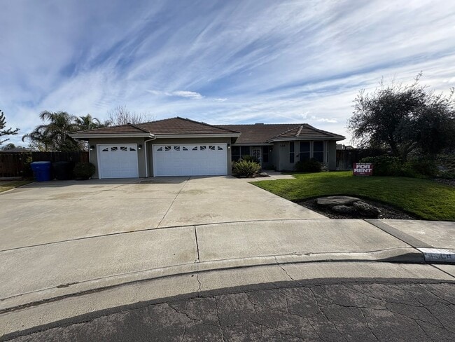 540 W Birch Ct