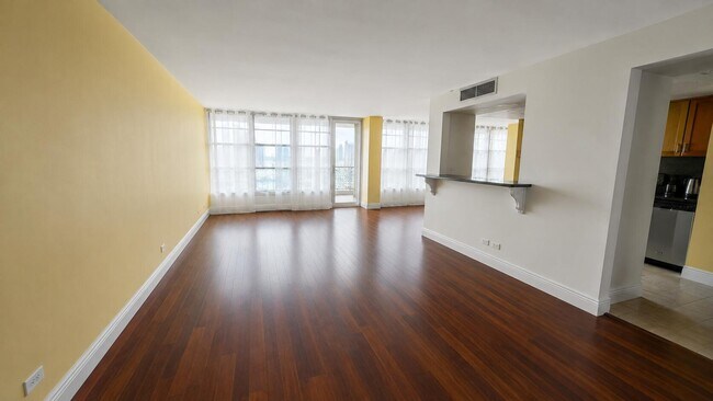 Photo - 230 174th St Unidad 1805