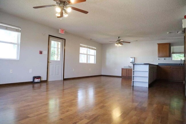 Photo - 204 N Cedar St