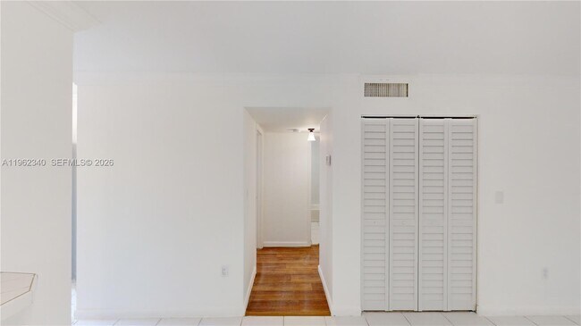 Photo - 160 SW 30th Ave Unit 204A