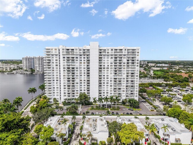 Photo - 2851 NE 183rd St Unit 809E