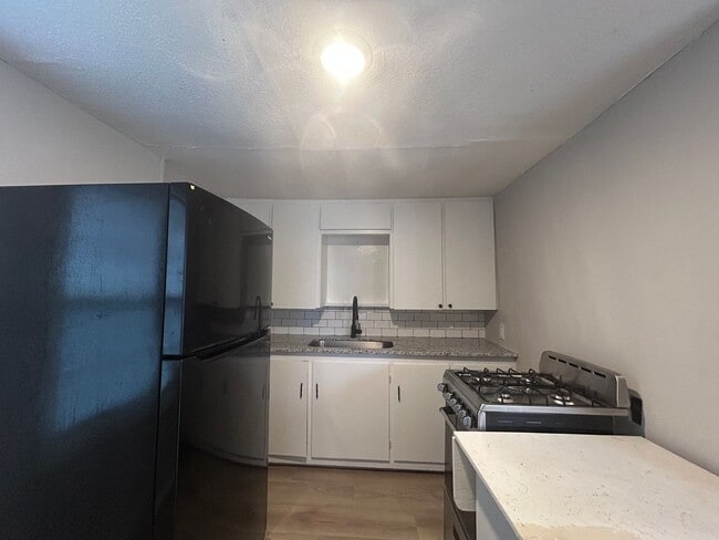 Photo - 814 Crutcher St Unit 814 Crutcher St. B