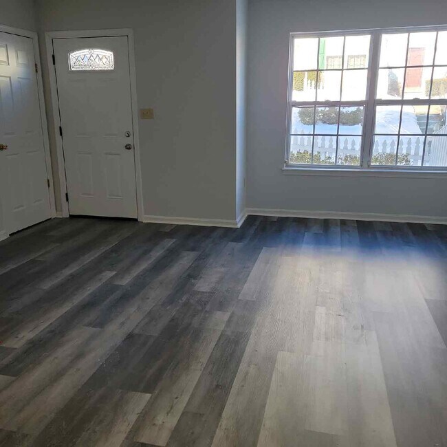 73 Royalty Cir