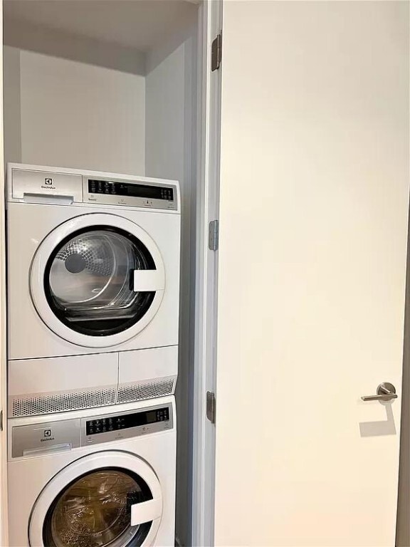 Photo - 557 Hart St Unit 13-05