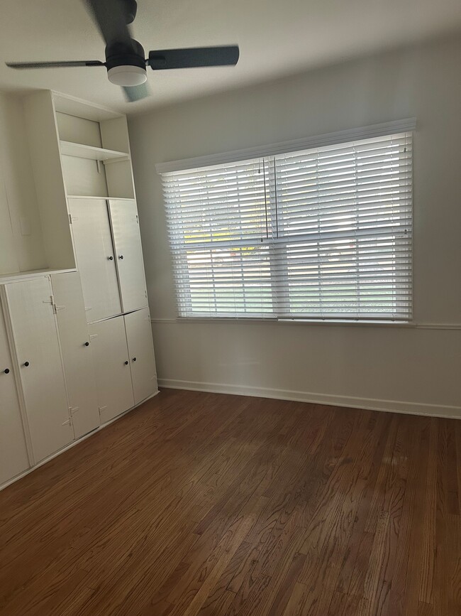 Photo - 229 N Griffith Park Dr
