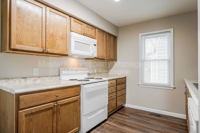 Photo - 121 S Atley Ln