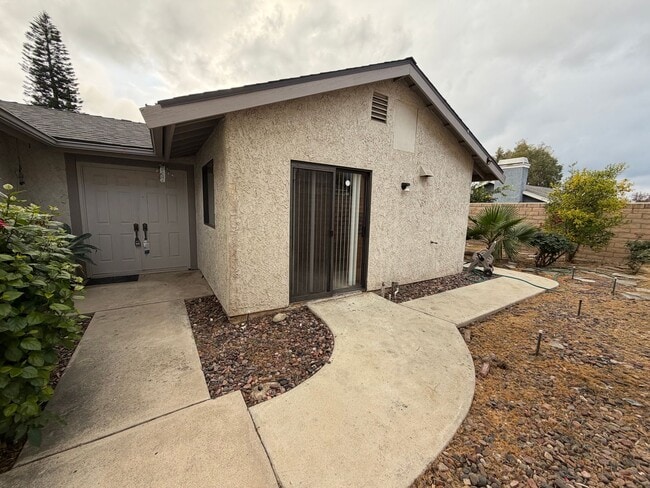 Photo - Single story 3 bed, 2 bath home with yard