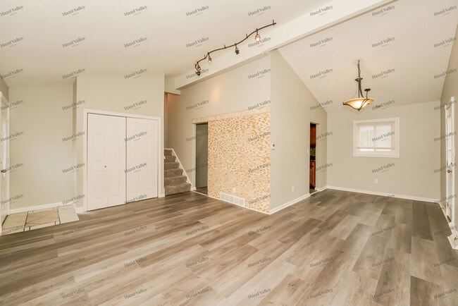 Photo - 520 Clearbrook Dr