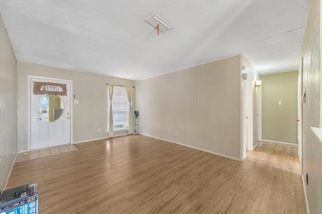 Photo - 1006 E Martin Ln