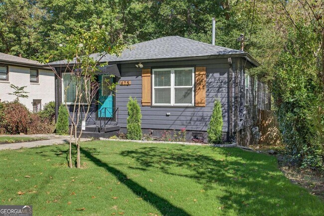 Photo - 475 Center Hill Ave NW