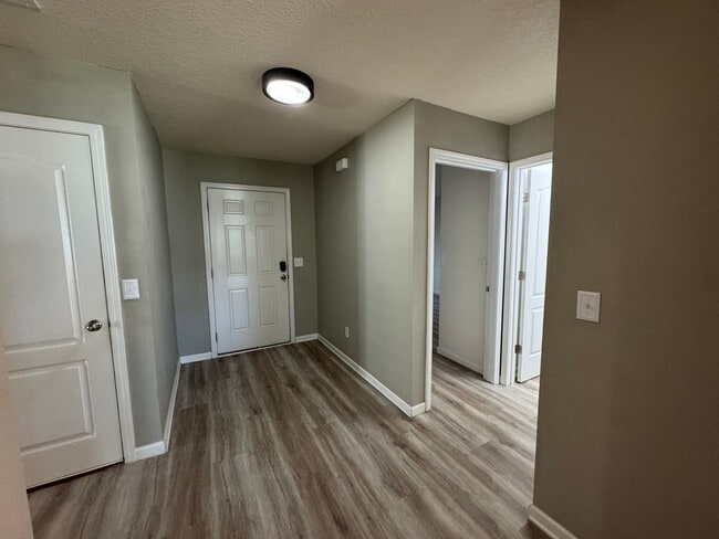 Photo - 3/2 updated with pool access!