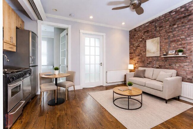 Photo - 47 E 1st St Unit 1R