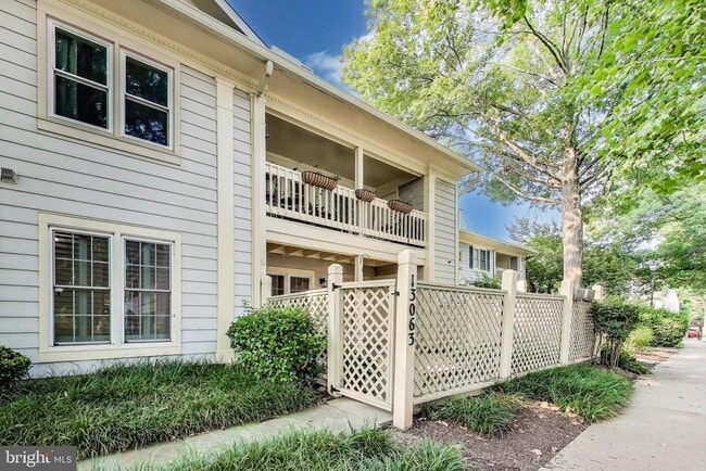 Building Photo - 13063 Shadyside Ln Unit 11-182 Rental