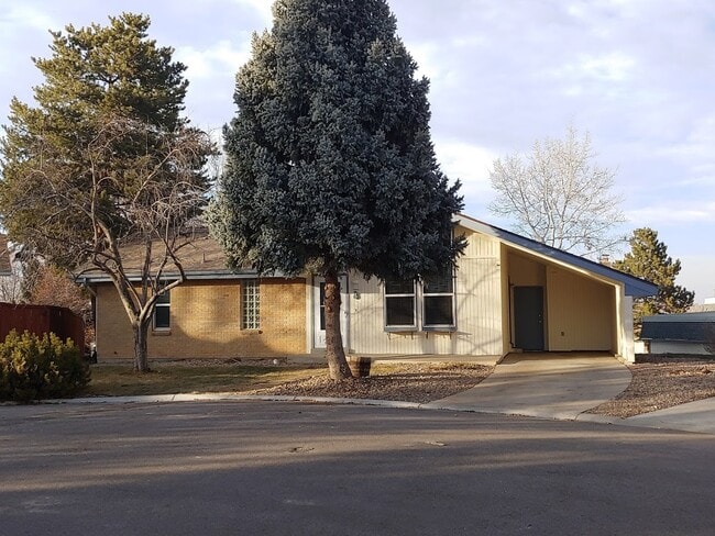 Photo - 8 Ponderosa Pl