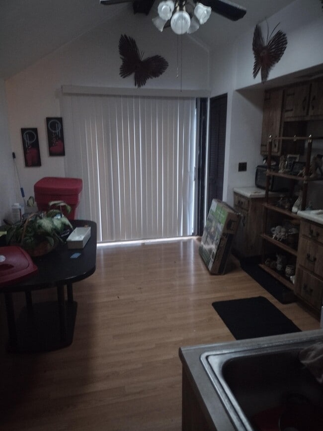 Photo - 630 Church St Ext