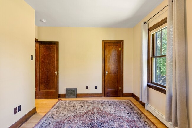 Photo - 617 W Harrison St