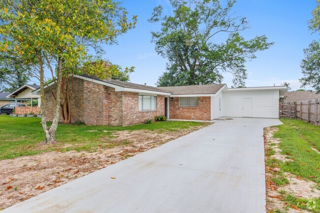 Building Photo - 4842 Ponderosa Dr Rental