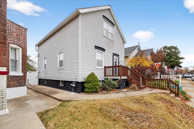 Photo - 5153 Cologne Ave