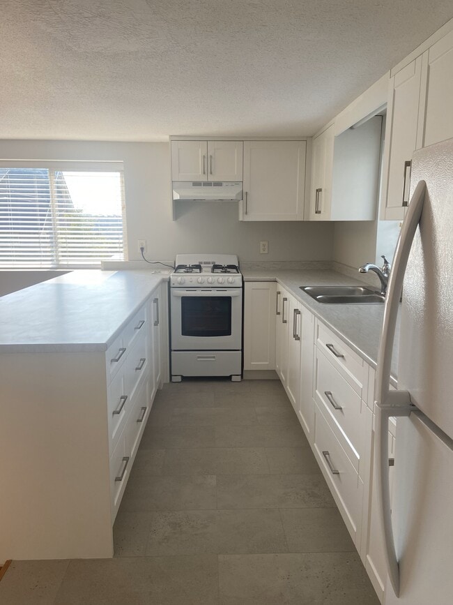 Photo - 1037 Cornwall St