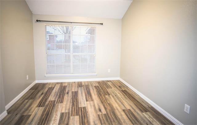 Photo - 612 Comanche Trail