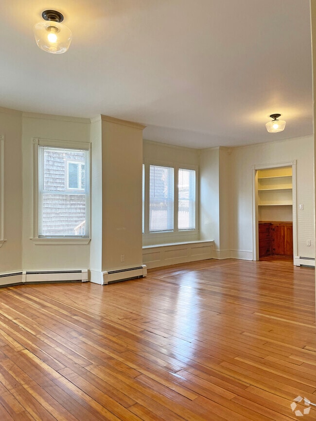 Building Photo - 228 Doyle Ave Unit Ground Floor Rental